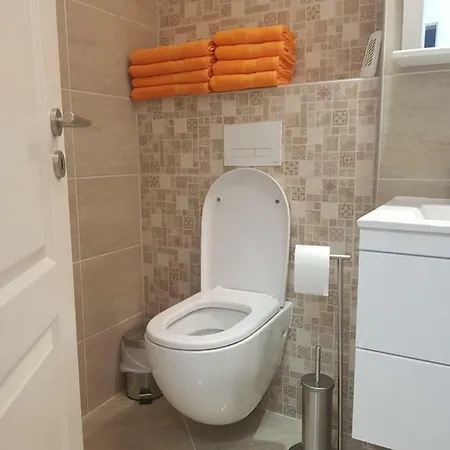 Monadin 3 *